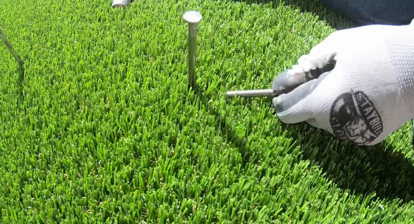 Quality inspection of artificial turf in Santa Cruz, CA